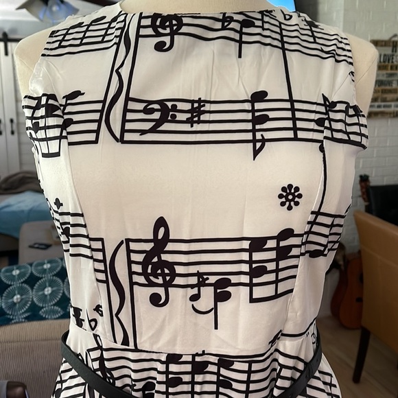 🎼 Black & White Dress 🎼 - Picture 5 of 5